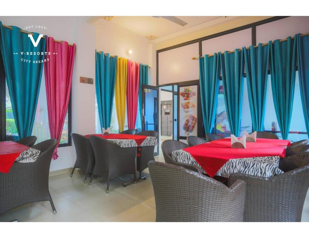 Hotel Kiran Villa Palace, Баратпур Екстериор снимка